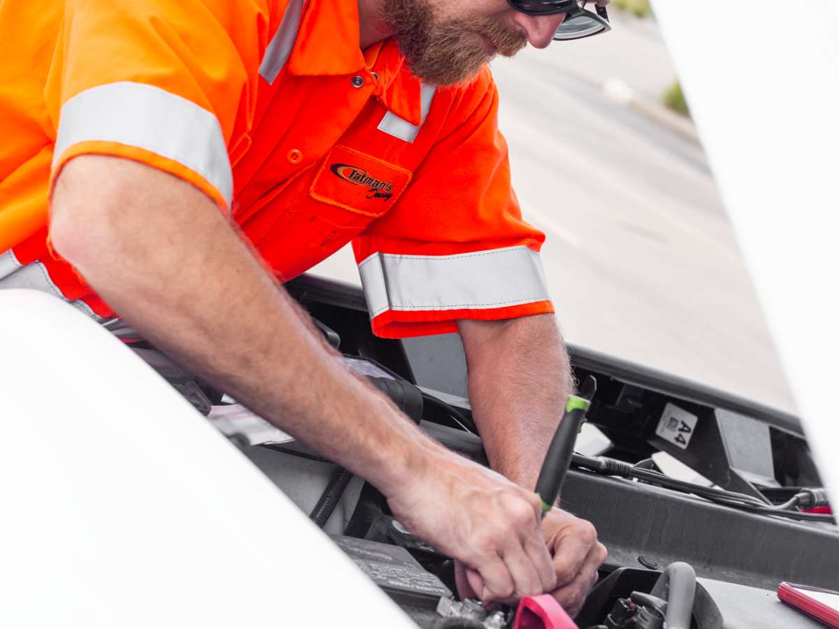 roadside battery service to fix or replace